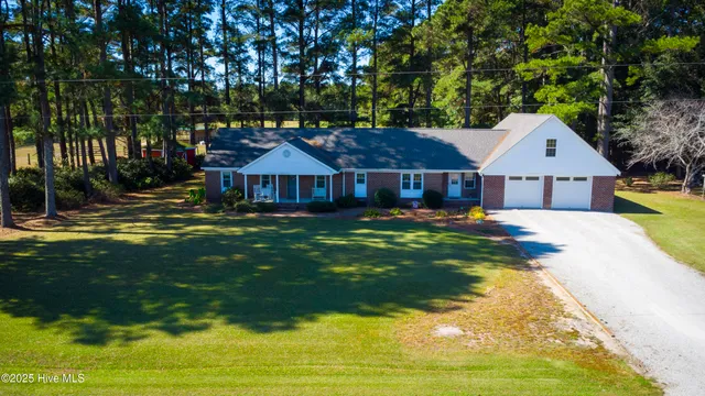 $750,000 | 335 Guinea Town Road, Trenton, NC 28585