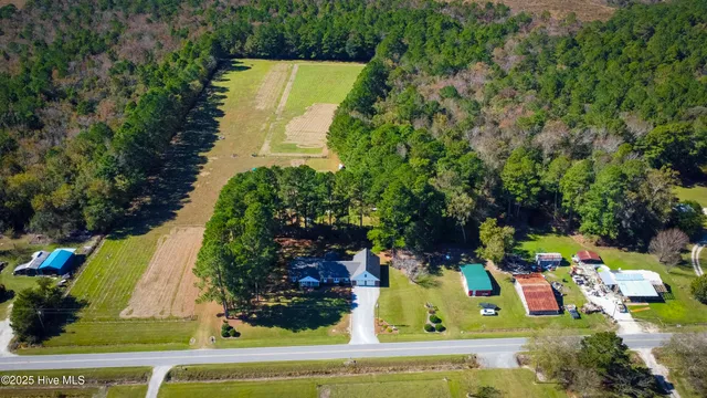 $750,000 | 335 Guinea Town Road, Trenton, NC 28585