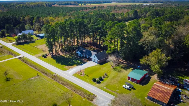 $750,000 | 335 Guinea Town Road, Trenton, NC 28585