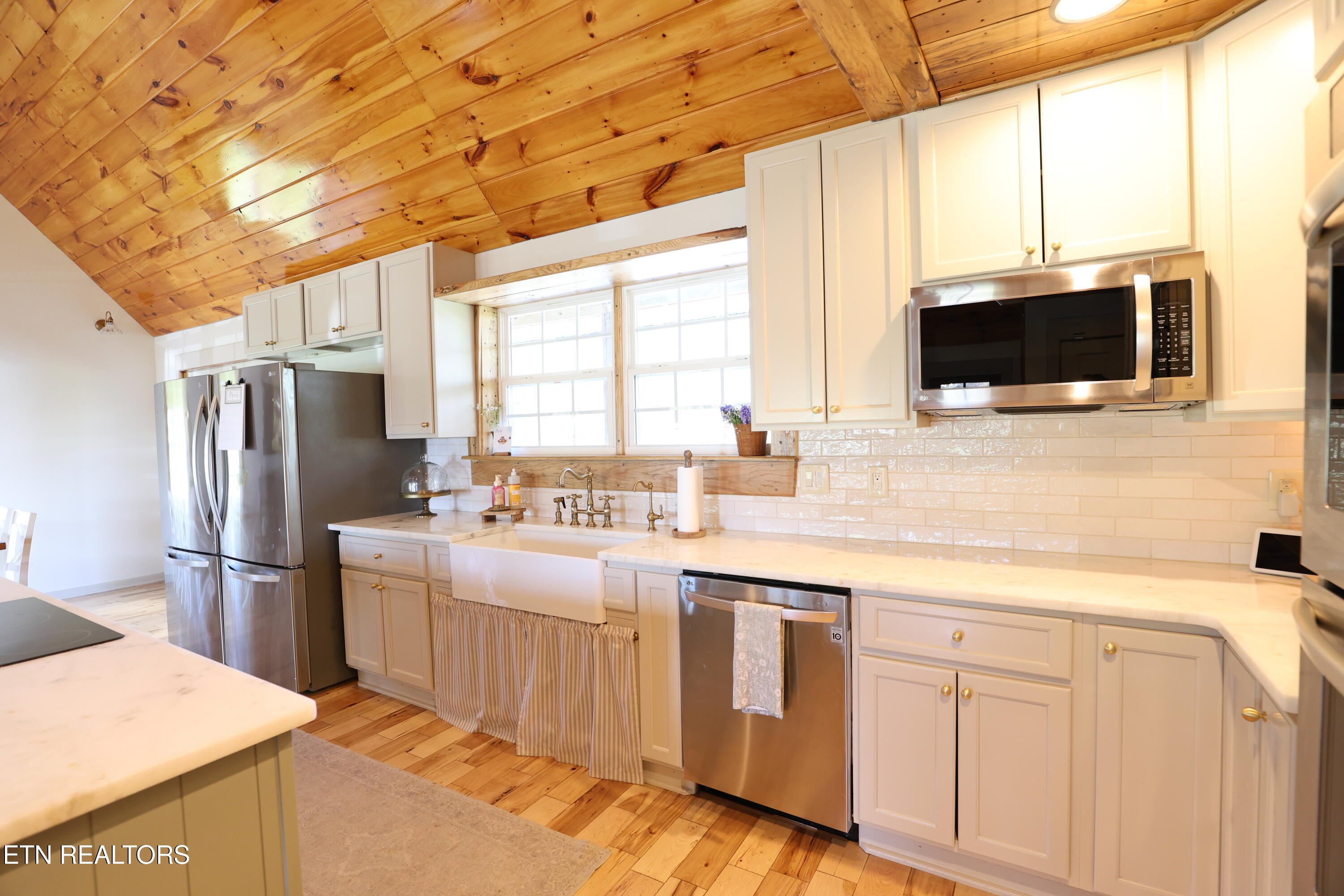 2829 Spruce Hill Road Louisville, TN 37777 - Photo 8 of 51 BK1A7699