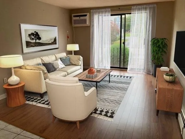 $1,950 | 151 King Street, Unit 202, Franklin, MA 02038