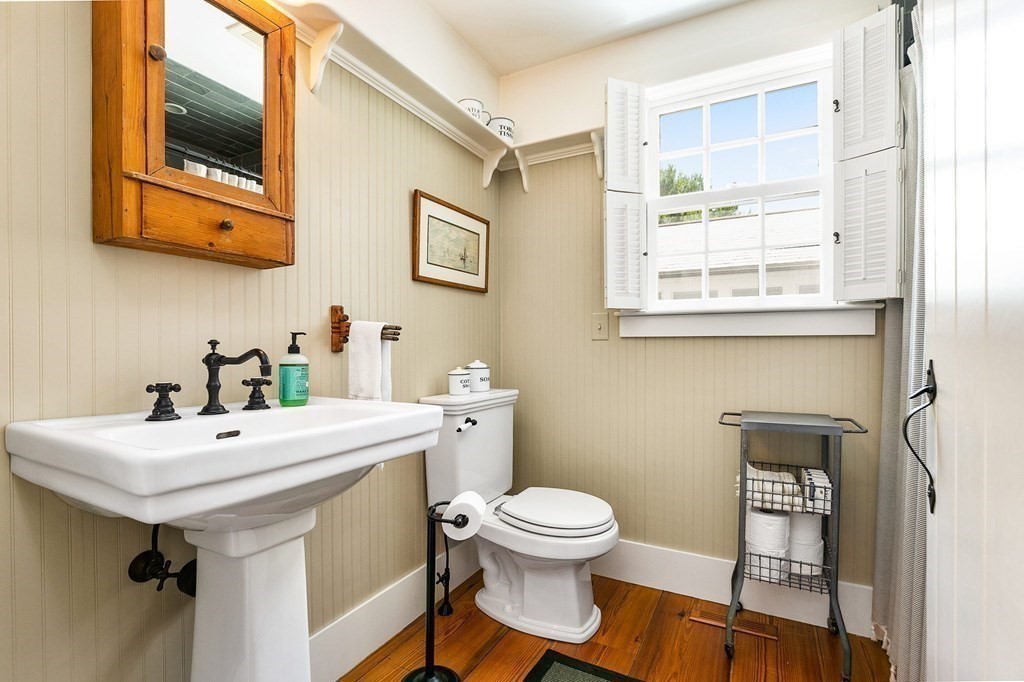 161 Cockle Cove Road Chatham, MA 02659 - Photo 9 of 42