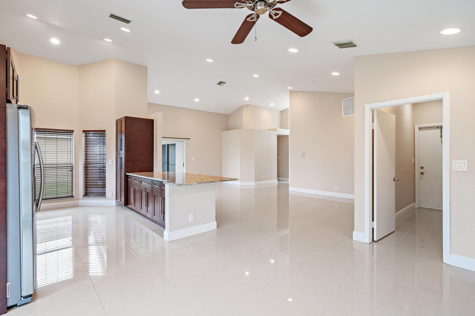 9533 Tavernier Drive Boca Raton, FL 33496 - Photo 4 of 23 9533 Tavernier Dr-20