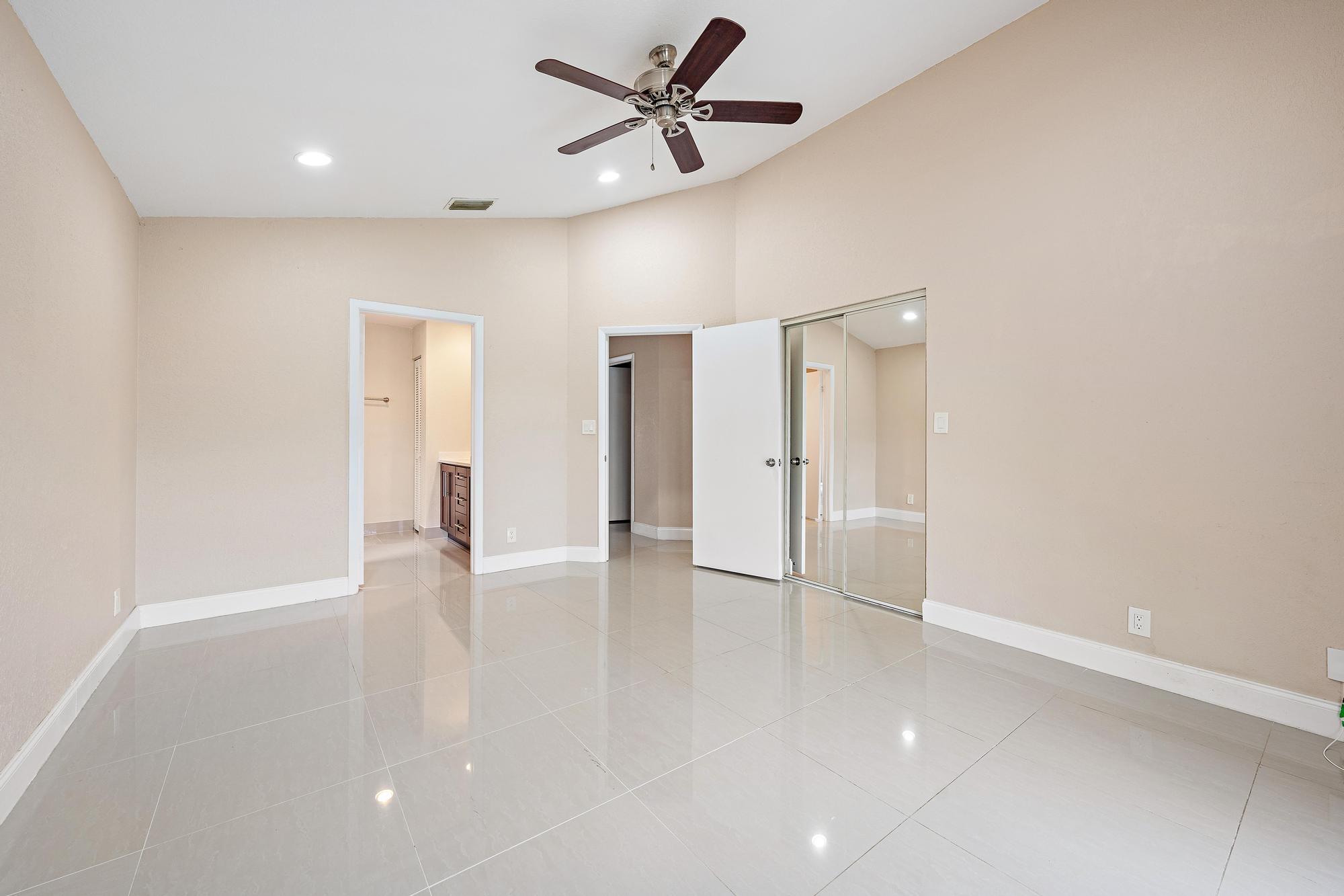 9533 Tavernier Drive Boca Raton, FL 33496 - Photo 7 of 23 9533 Tavernier Dr-15