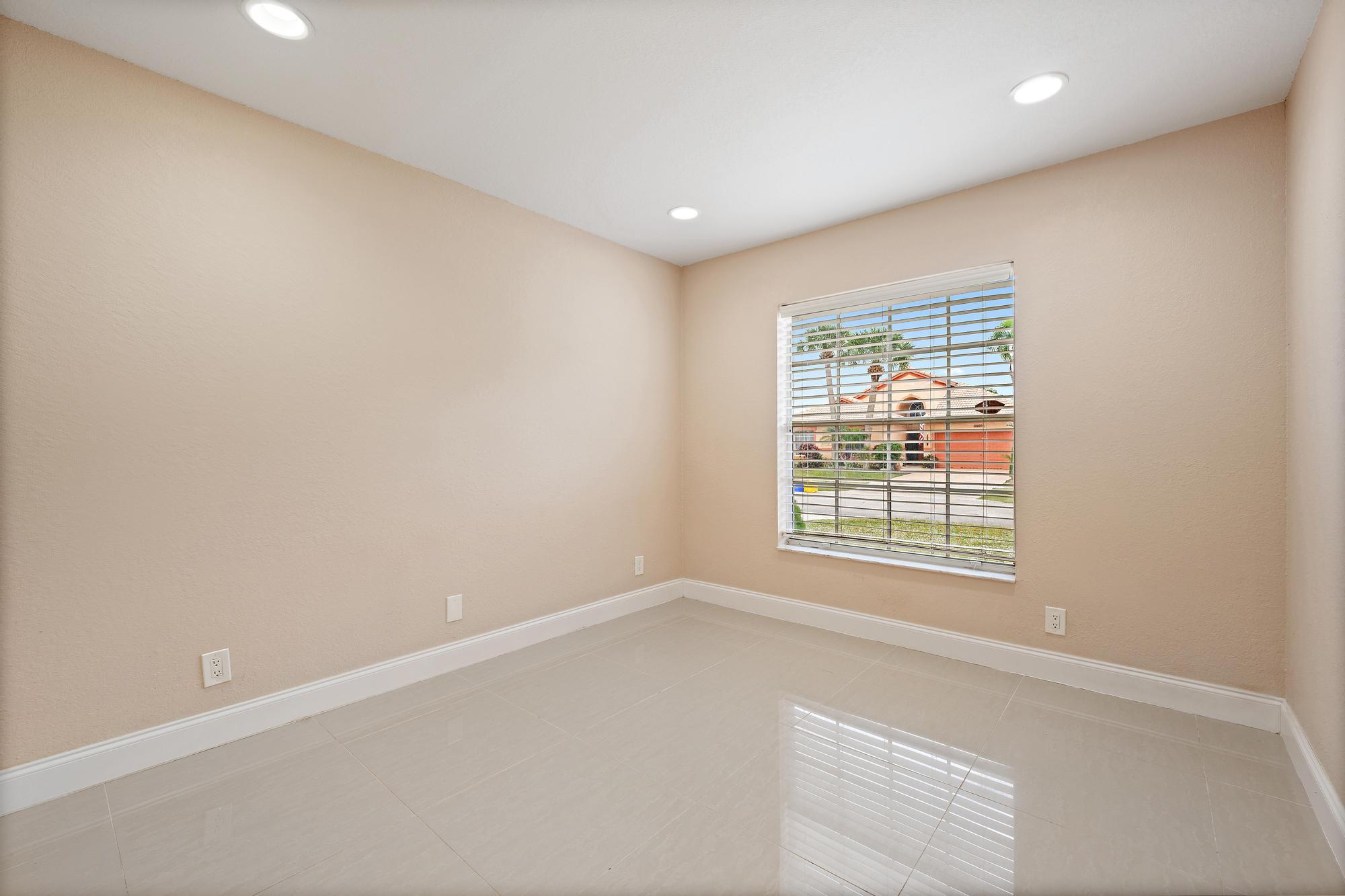 9533 Tavernier Drive Boca Raton, FL 33496 - Photo 9 of 23 9533 Tavernier Dr-11