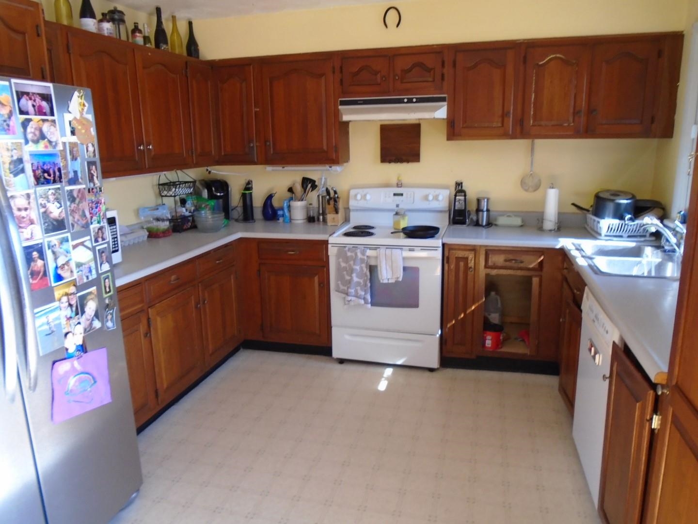 8 Hillside Acrs Vergennes, VT 05491 - Photo 3 of 6