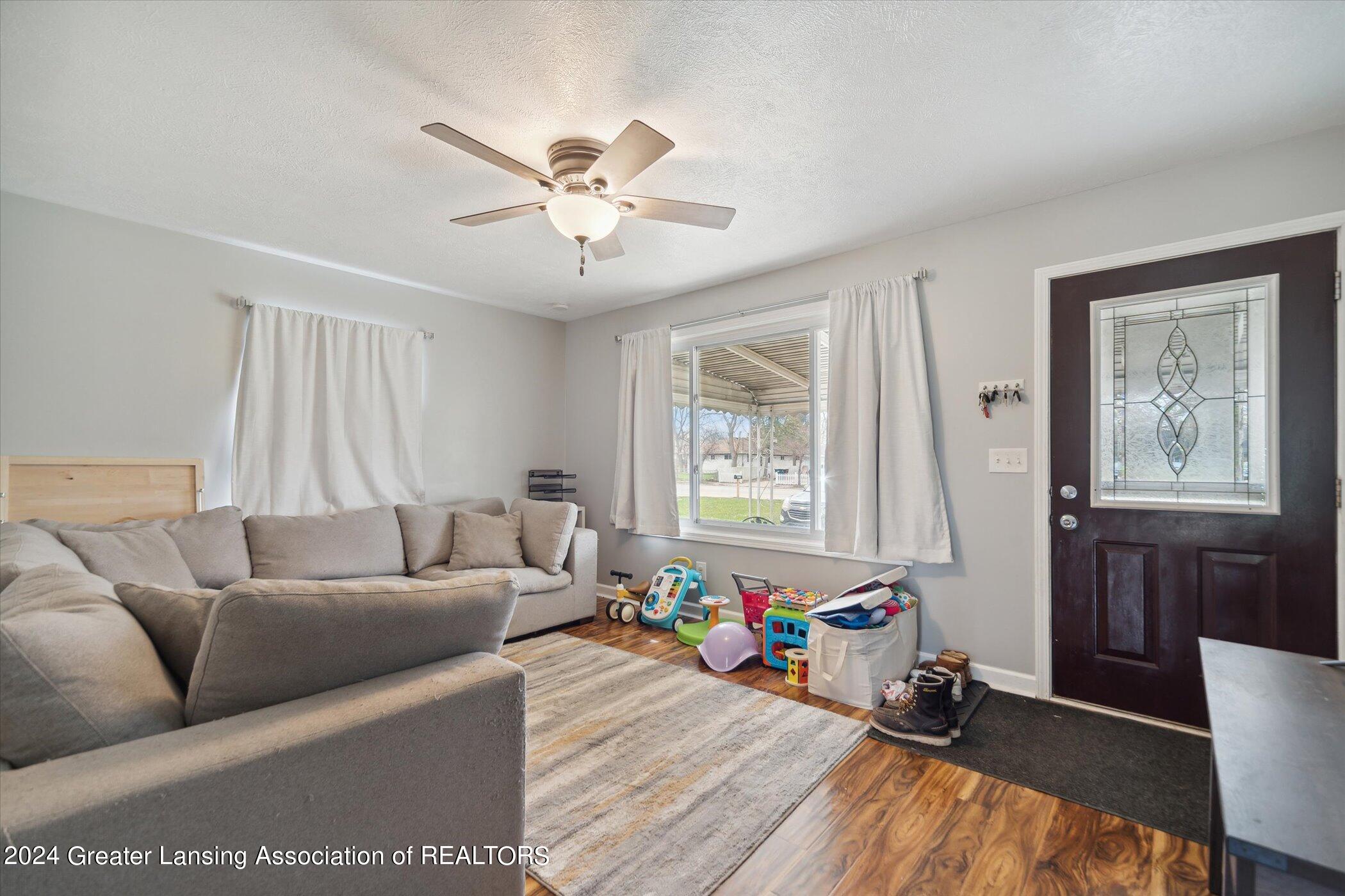 3611 Pleasant Grove Road Lansing, MI 48910 - Photo 6 of 26 08-3611-Pleasant-Grove-Rd-Lansing-MI-489