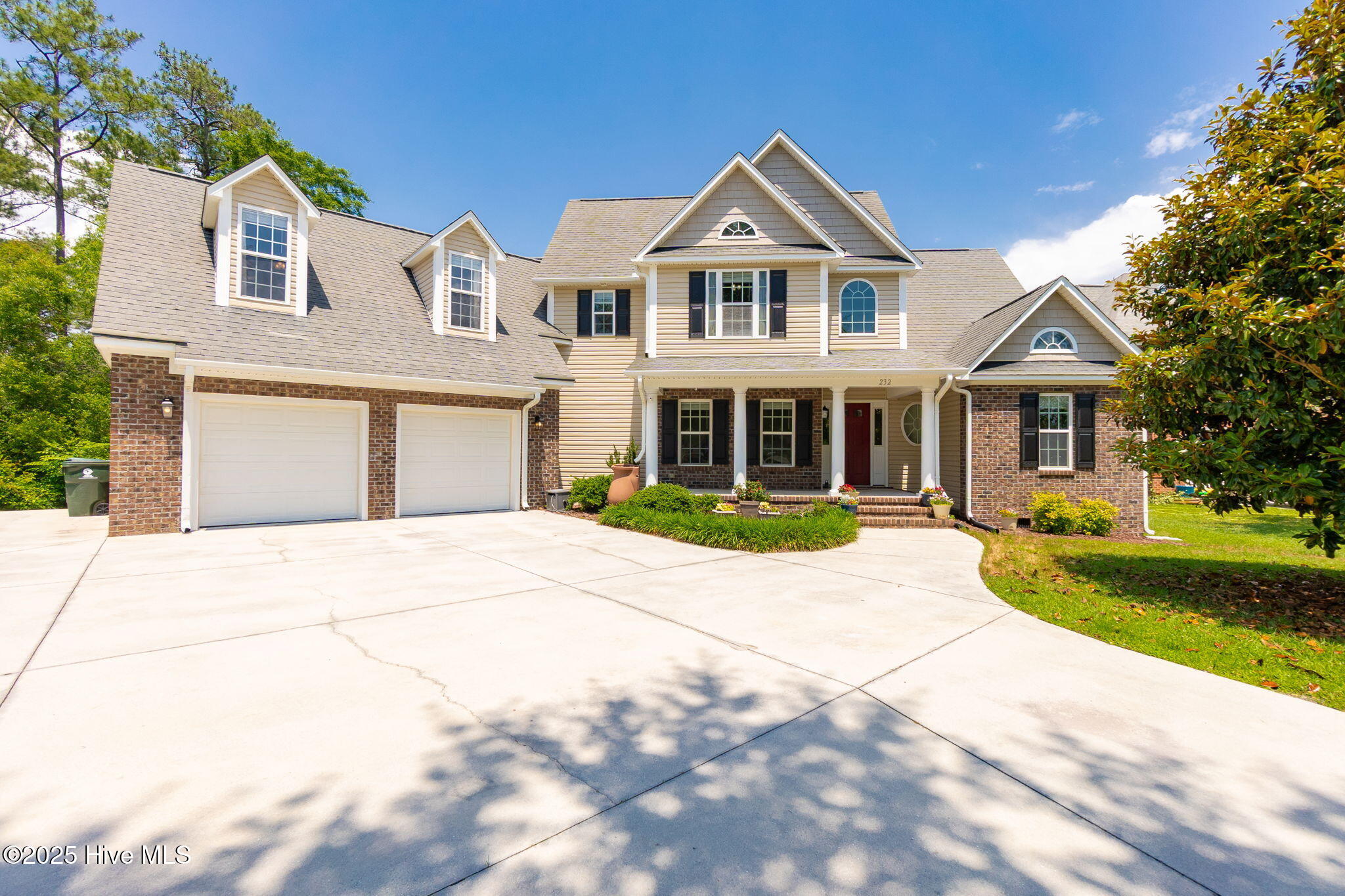 232 East Ivybridge Dr  