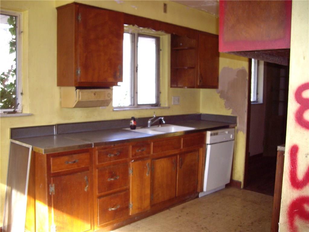 281 Country Club Road Washington, PA 15301 - Photo 4 of 12 Gallery Image 4