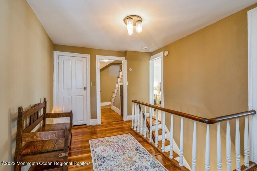 176 Ryan Road Marlboro, NJ 07746 - Photo 14 of 40 2nd floor landing
