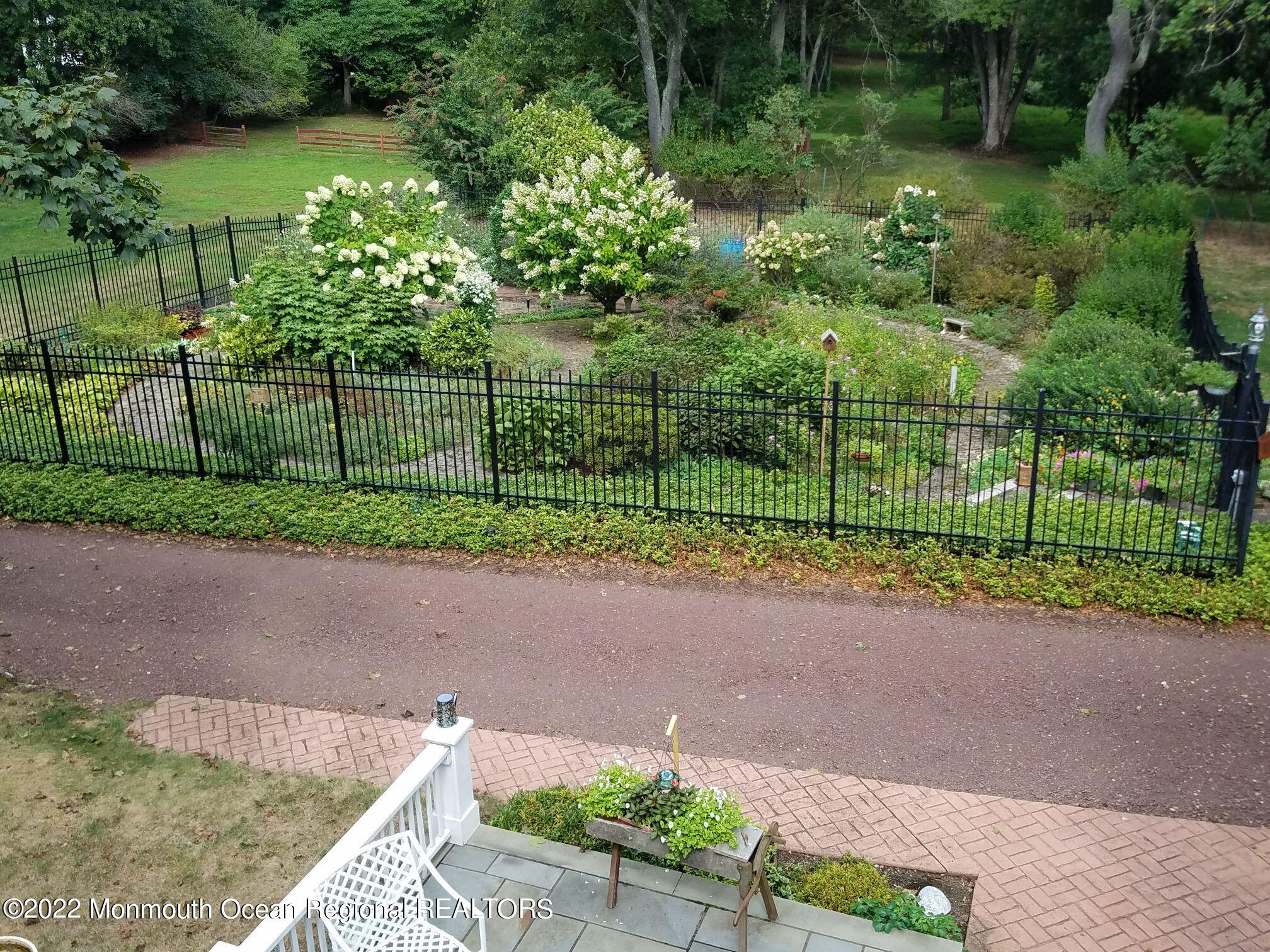 176 Ryan Road Marlboro, NJ 07746 - Photo 32 of 40 Garden