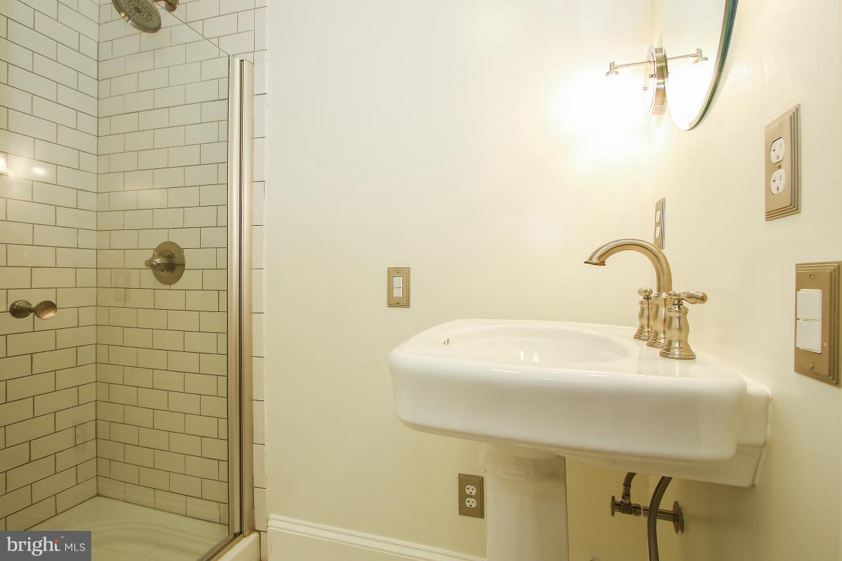 1029 30th Street Northwest Washington, DC 20007 - Photo 16 of 29 Guest Bath