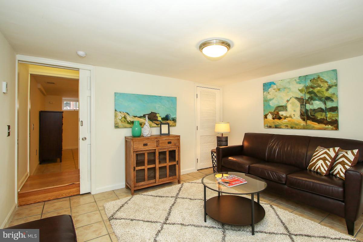 1029 30th Street Northwest Washington, DC 20007 - Photo 18 of 29 Family Room