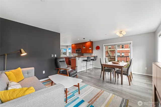 $2,500 | 321 East Thomas Street, Unit 303, Seattle, WA 98102