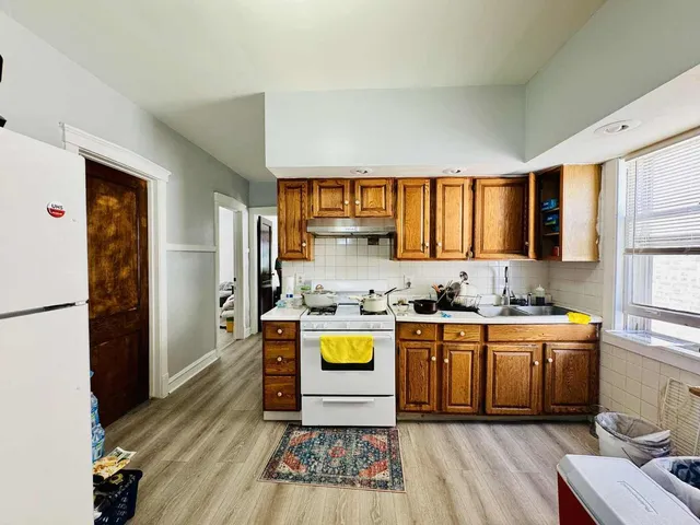 $530,000 | 5221 West Montrose Avenue, Chicago, IL 60641