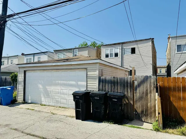 $530,000 | 5221 West Montrose Avenue, Chicago, IL 60641