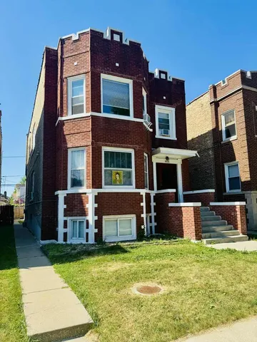 $530,000 | 5221 West Montrose Avenue, Chicago, IL 60641