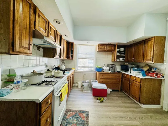 $530,000 | 5221 West Montrose Avenue, Chicago, IL 60641