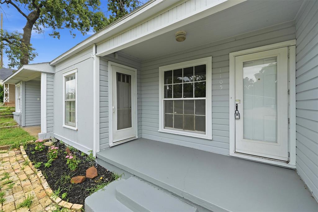 1105 West Hull Street Denison, TX 75020 - Photo 2 of 25