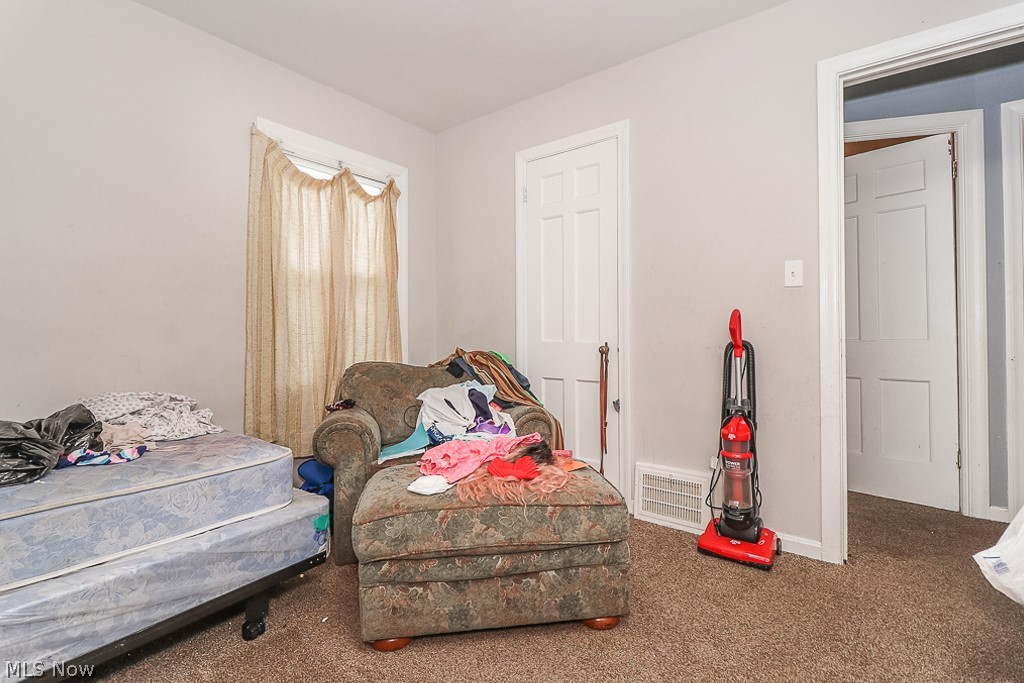 4326 Redding Road Cleveland, OH 44109 - Photo 14 of 33