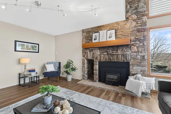 $1,250,000 | 3361 North N, Blue Mounds, WI 53517