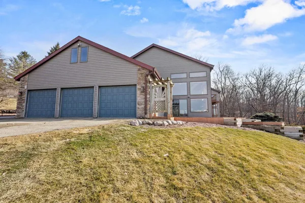 $1,250,000 | 3361 North N, Blue Mounds, WI 53517