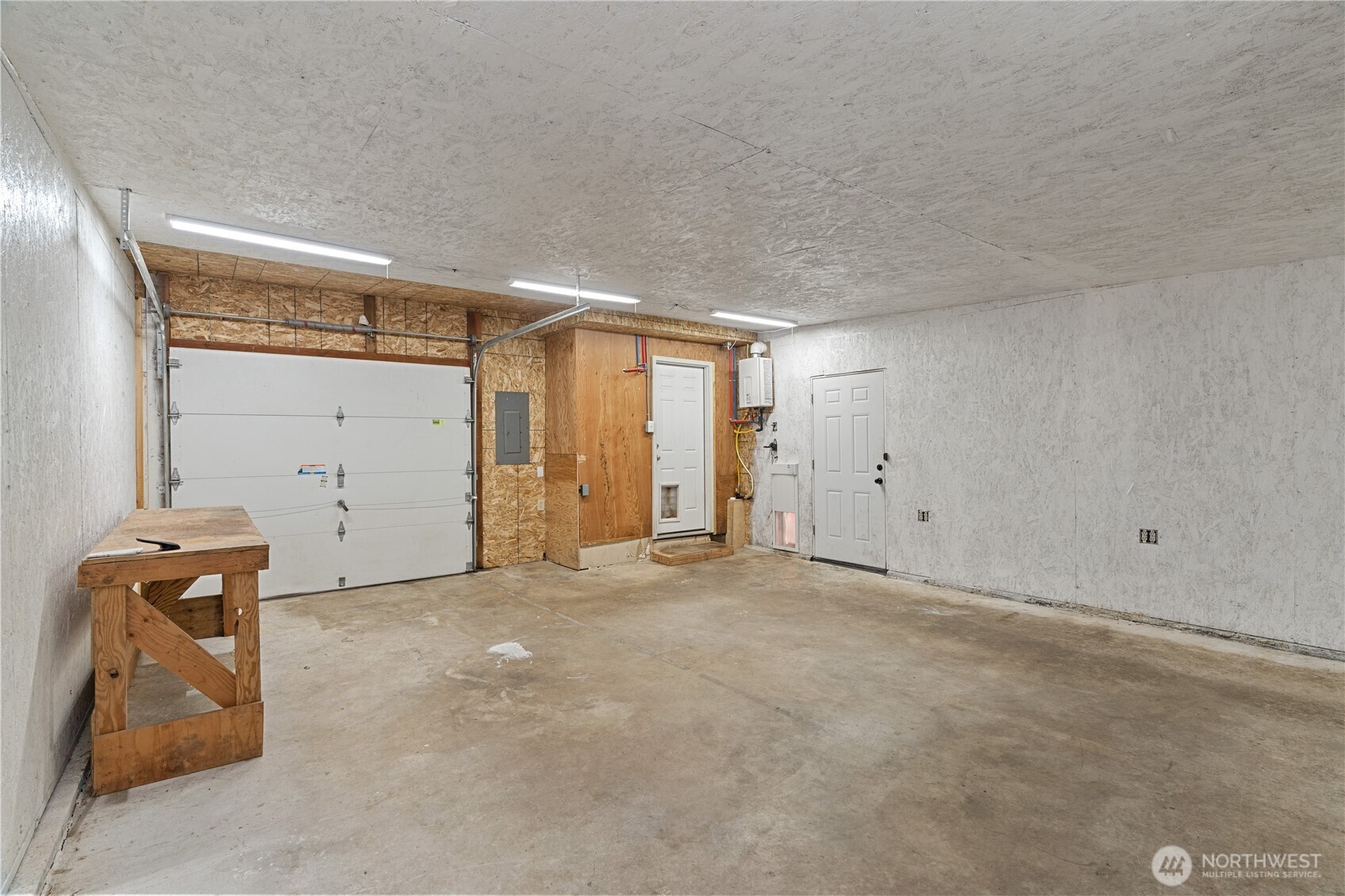 508 30th Street Hoquiam, WA 98550 - Photo 14 of 40 a view of an empty room