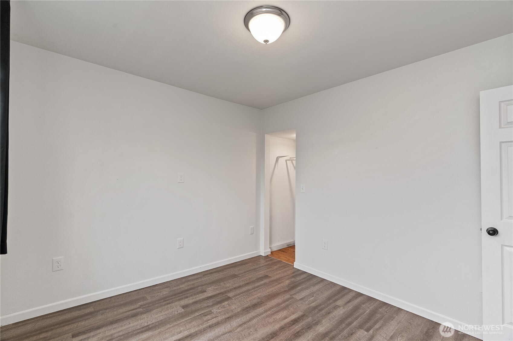 508 30th Street Hoquiam, WA 98550 - Photo 19 of 40 a view of an empty room