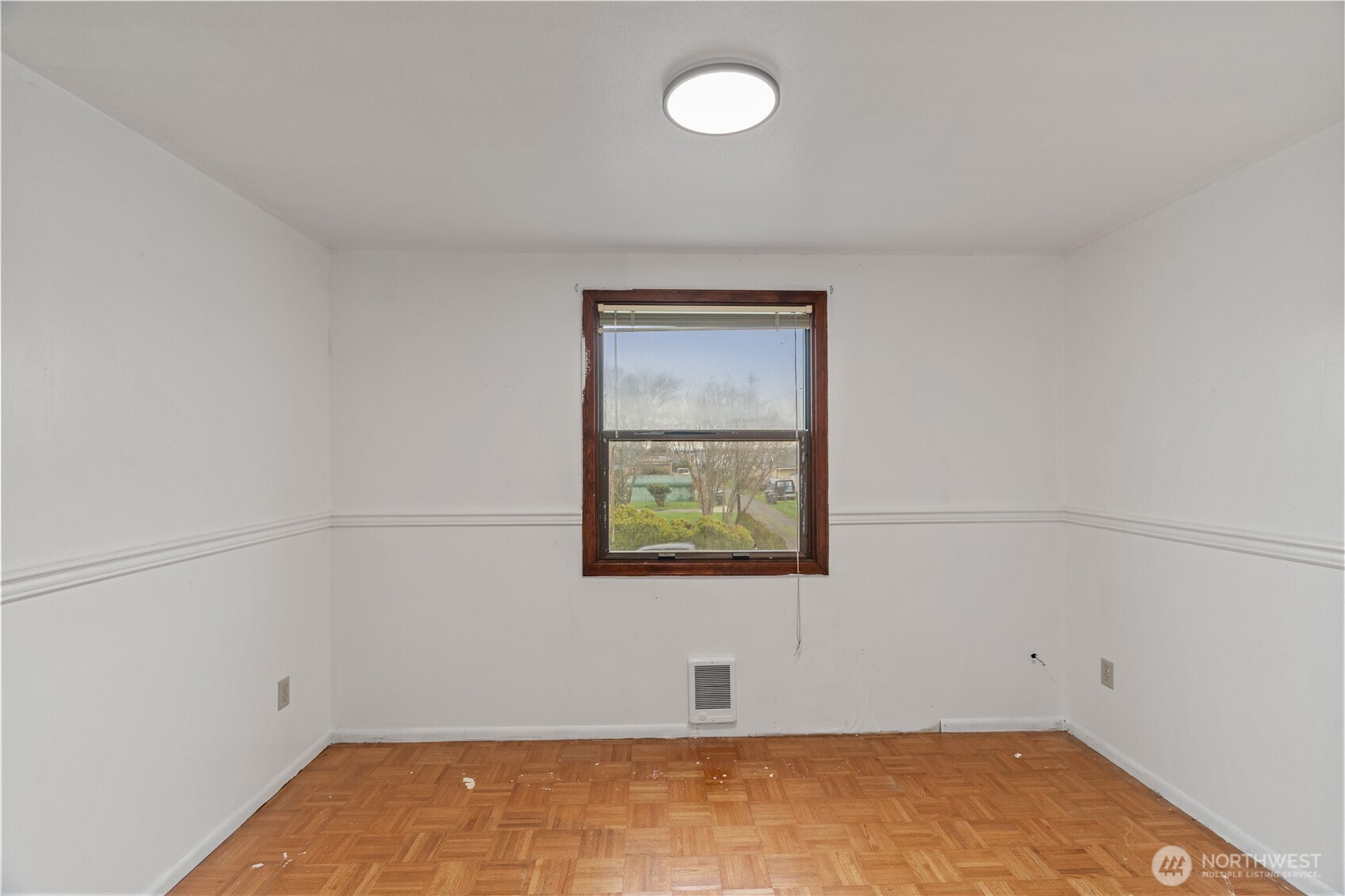 508 30th Street Hoquiam, WA 98550 - Photo 26 of 40 a view of a room with window