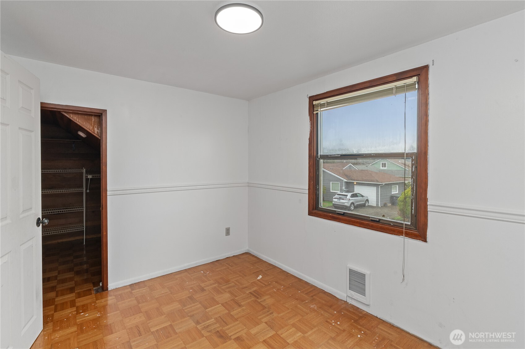 508 30th Street Hoquiam, WA 98550 - Photo 27 of 40 a view of an empty room