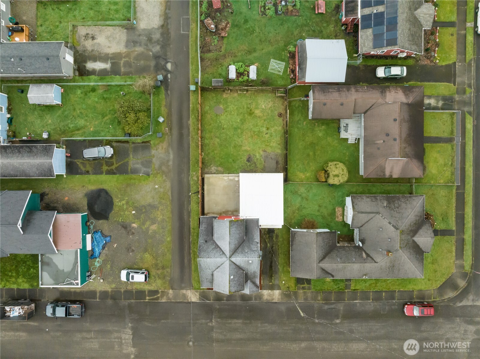 508 30th Street Hoquiam, WA 98550 - Photo 38 of 40 an aerial view of a house with outdoor space