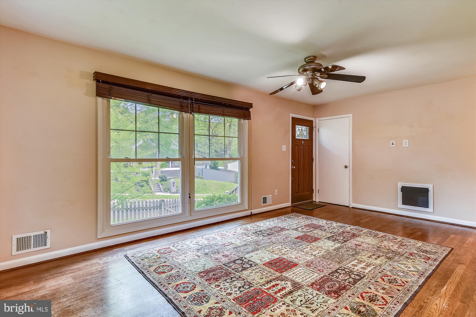 3201 Blueford Road Kensington, MD 20895 - Photo 2 of 33 Living Room