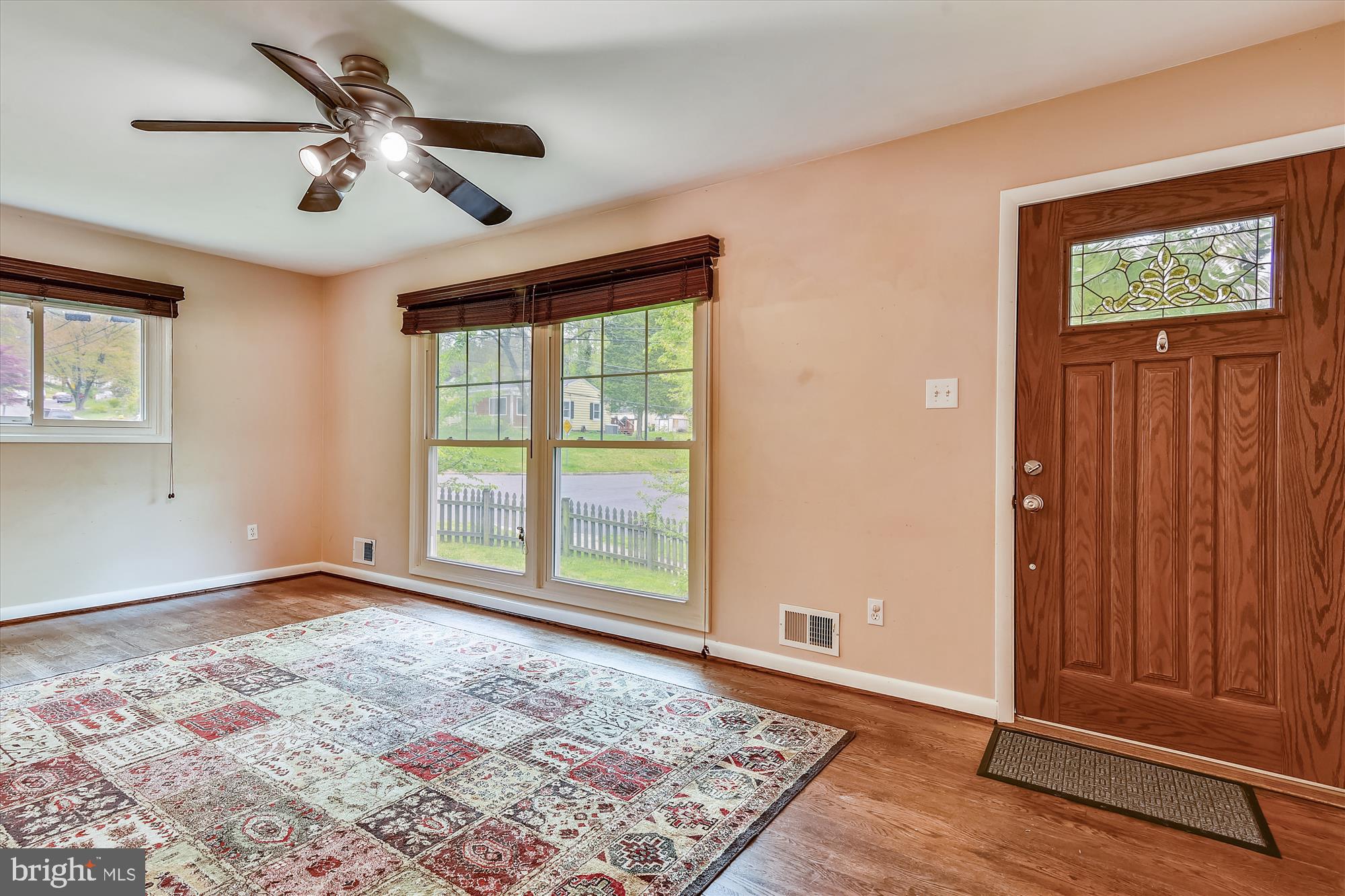 3201 Blueford Road Kensington, MD 20895 - Photo 3 of 33 Living Room