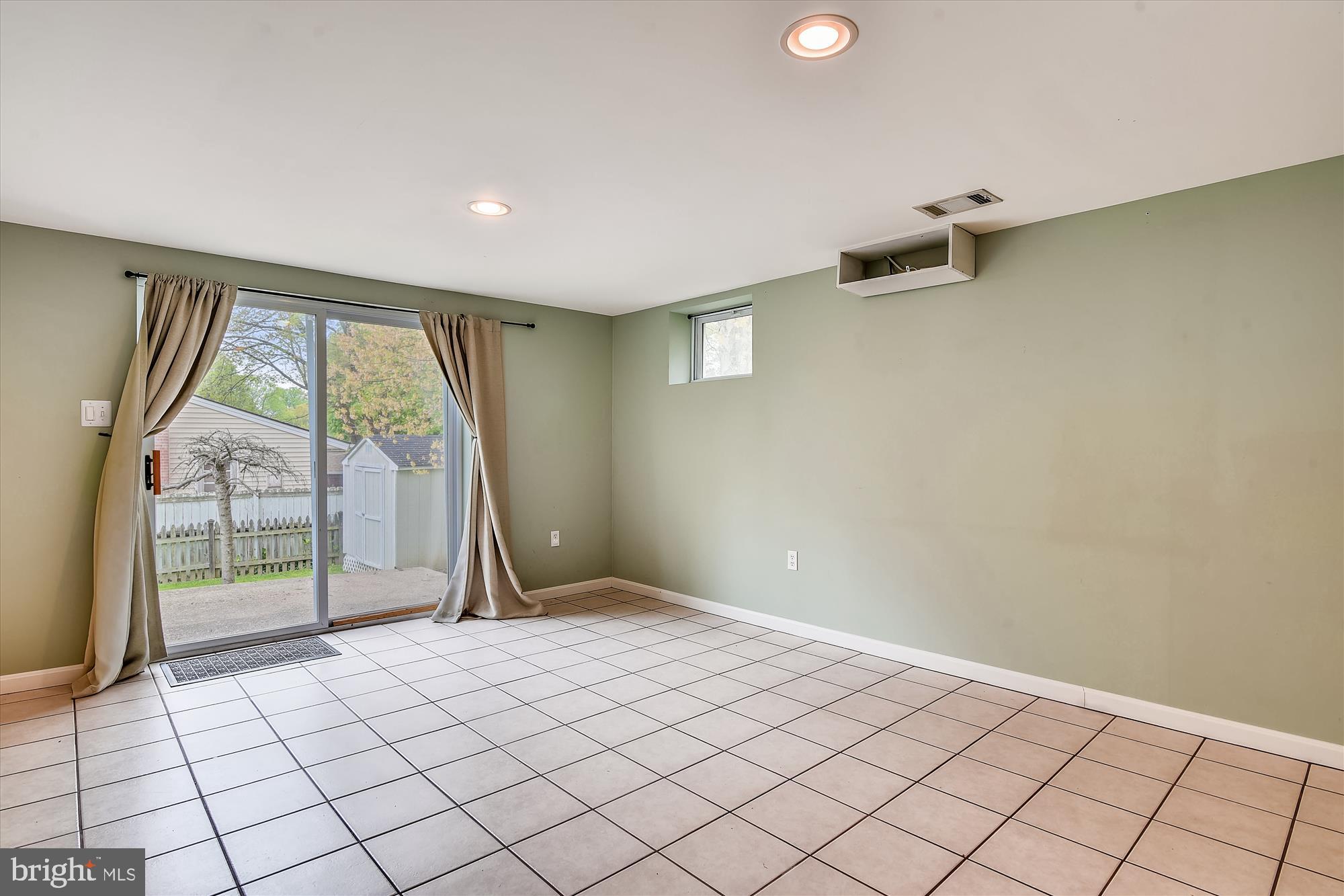 3201 Blueford Road Kensington, MD 20895 - Photo 8 of 33 Family Room