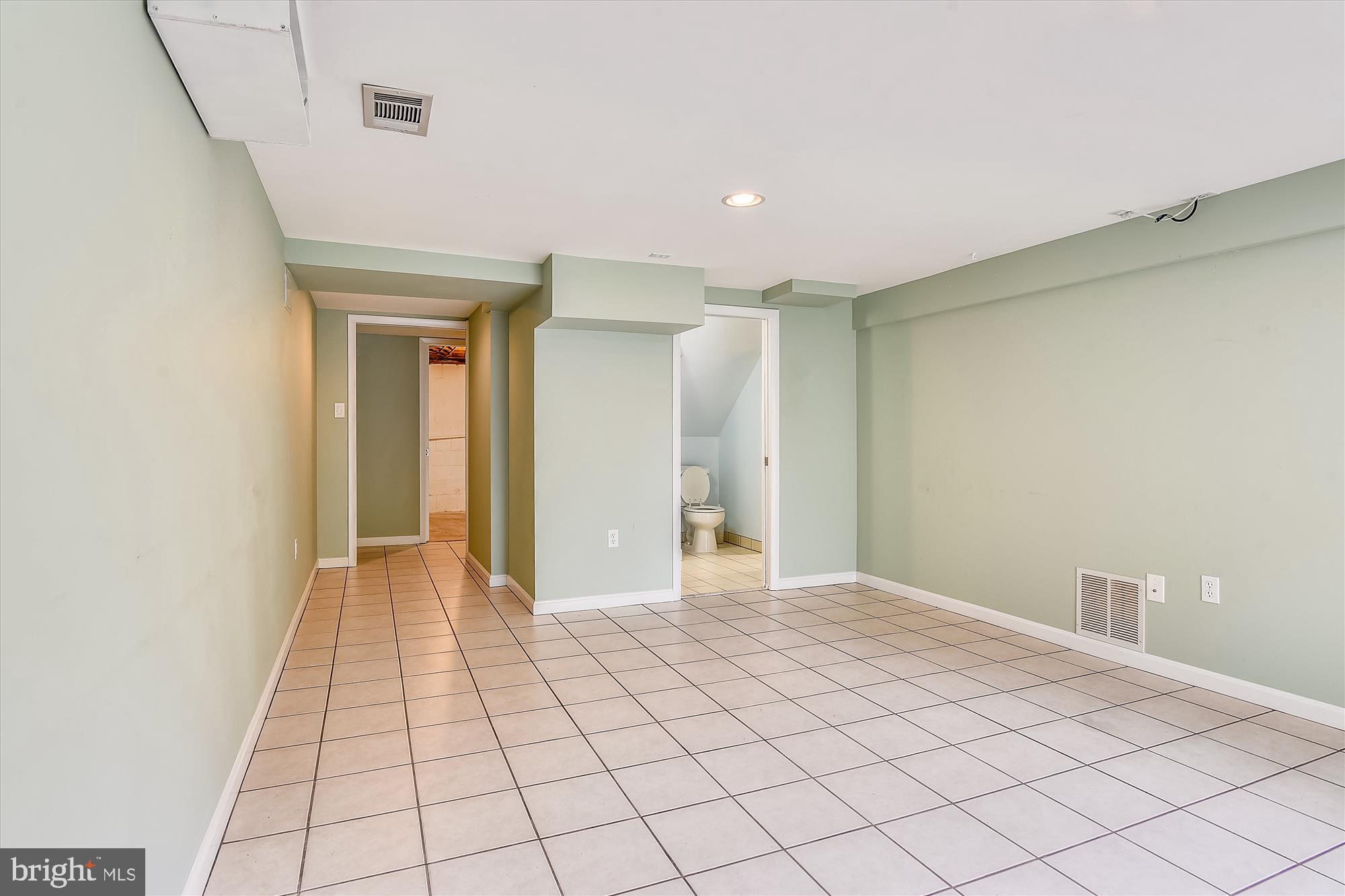 3201 Blueford Road Kensington, MD 20895 - Photo 10 of 33 Family Room