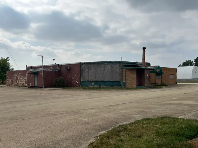 $183,000 | 2864 Highway 17, Kankakee, IL 60901