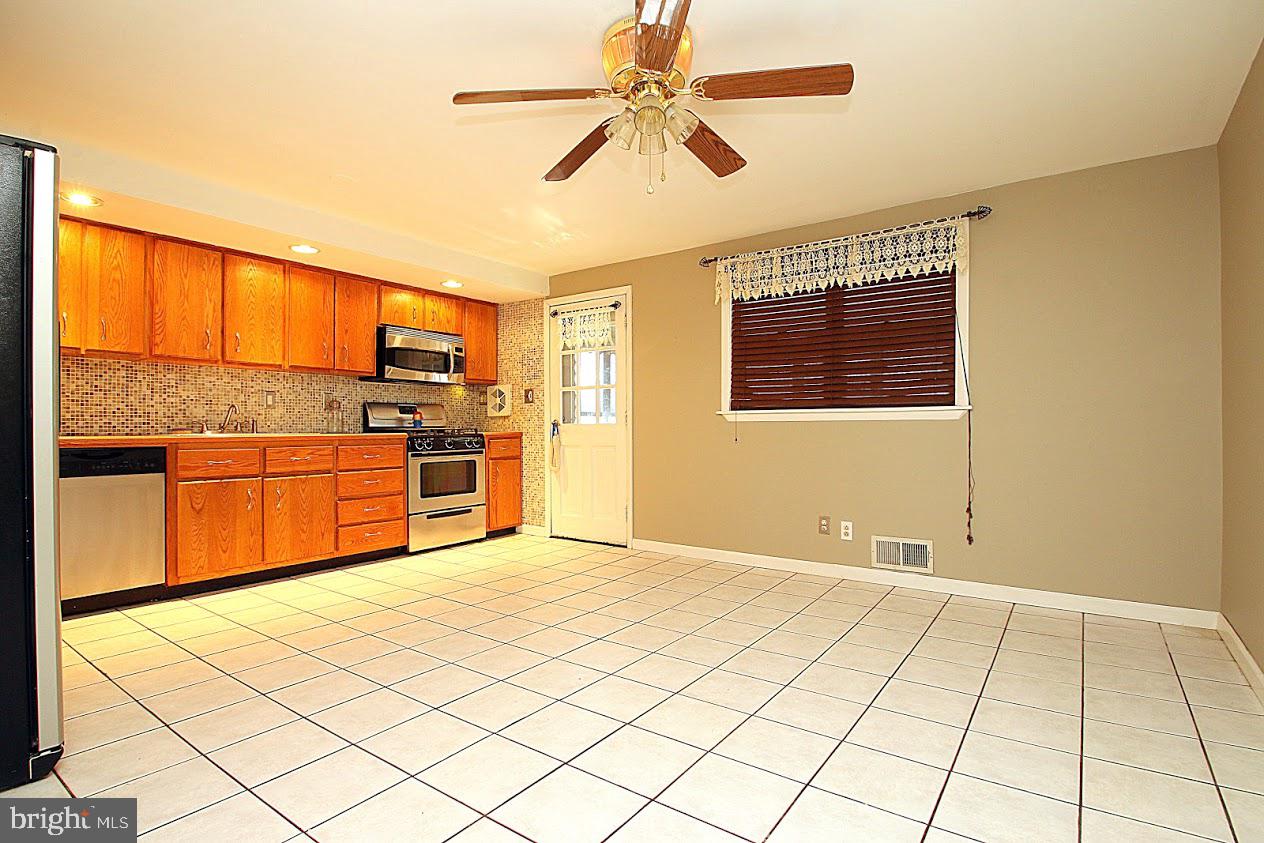 7815 Kentley Road Baltimore, MD 21222 - Photo 12 of 57