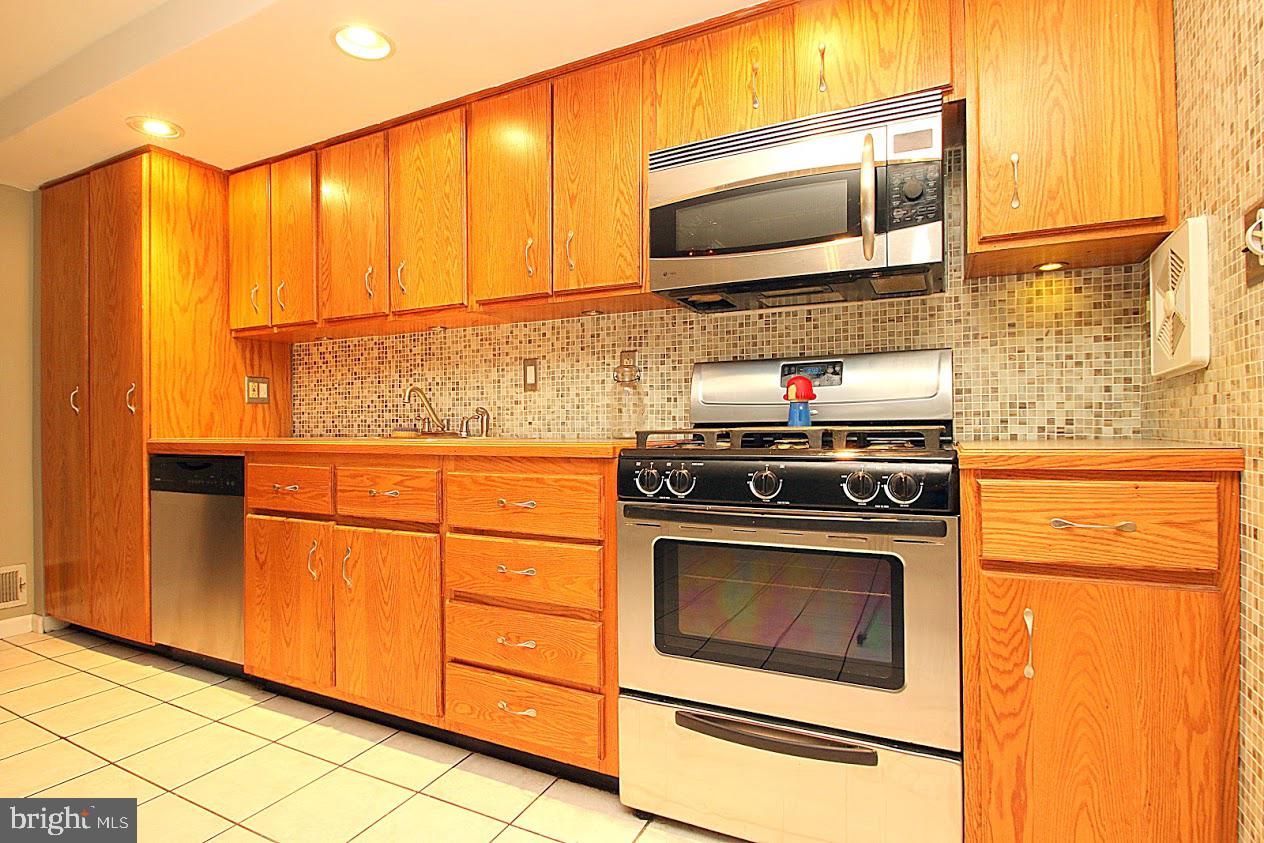 7815 Kentley Road Baltimore, MD 21222 - Photo 17 of 57