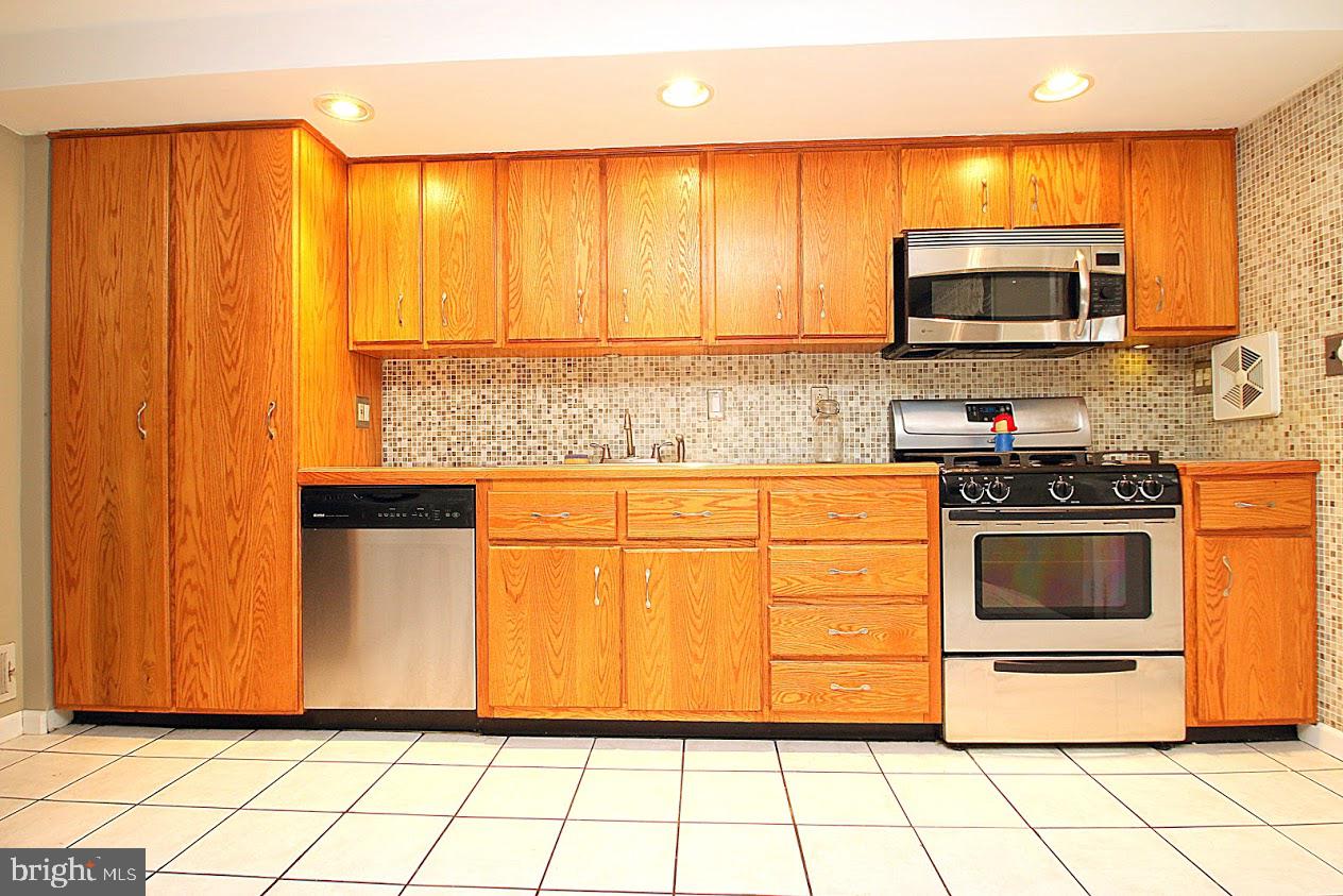 7815 Kentley Road Baltimore, MD 21222 - Photo 18 of 57