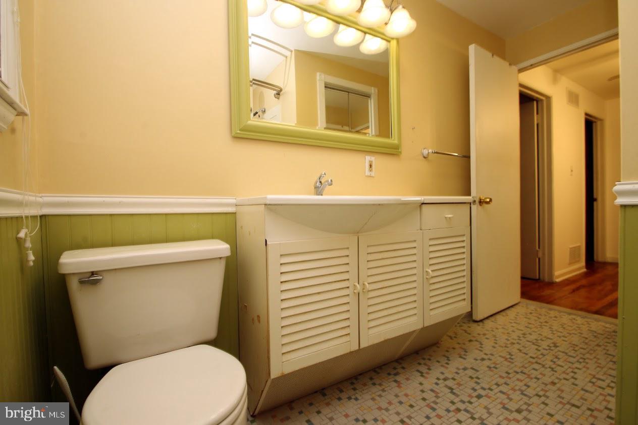 7815 Kentley Road Baltimore, MD 21222 - Photo 38 of 57
