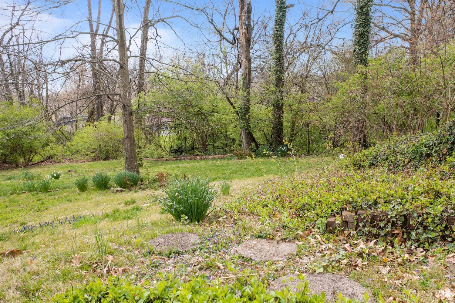 325 Reily Road Wyoming, OH 45215 - Photo 5 of 44