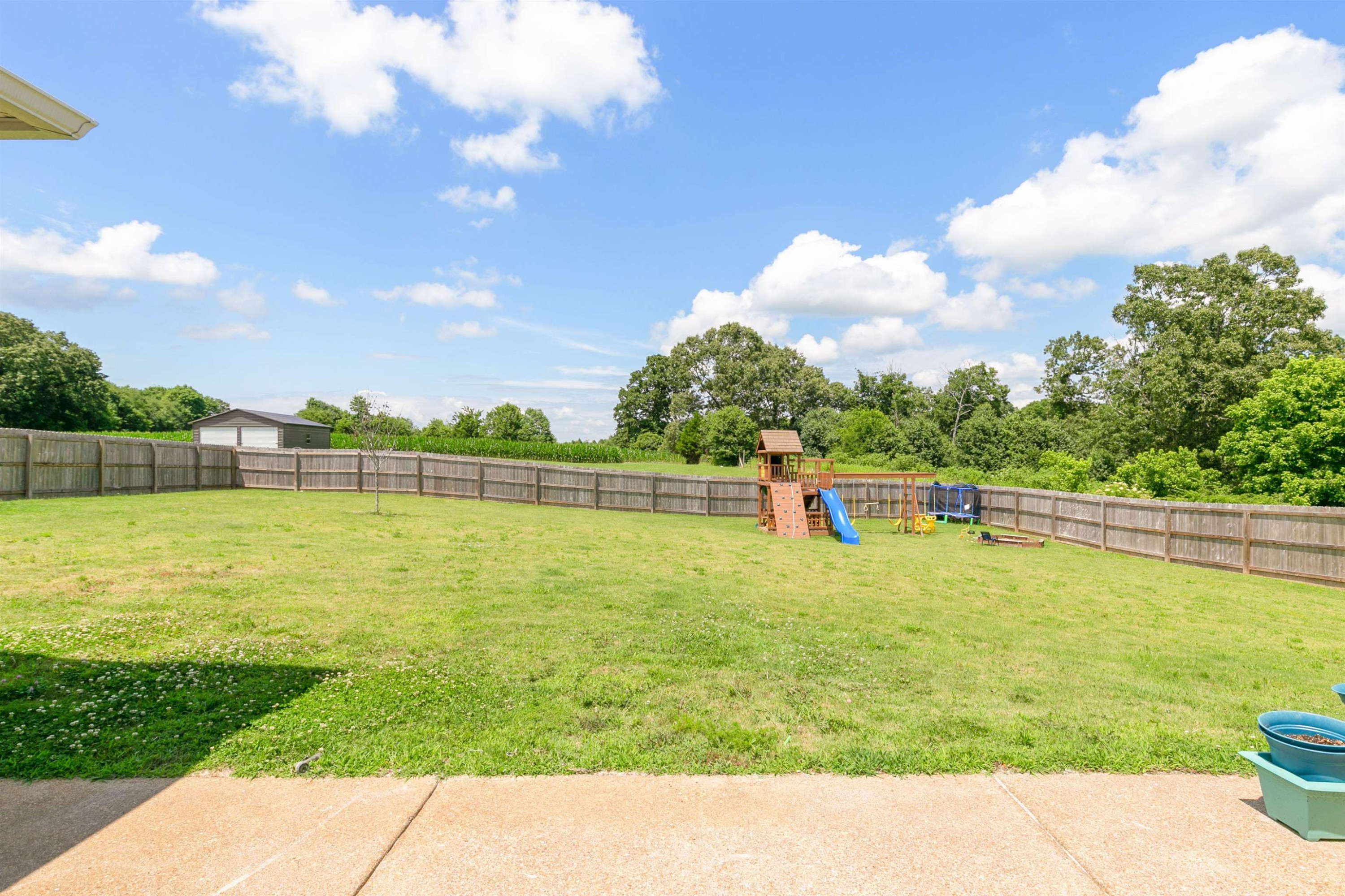 645 Smith Road Luray, TN 38352 - Photo 21 of 23 Photo 21