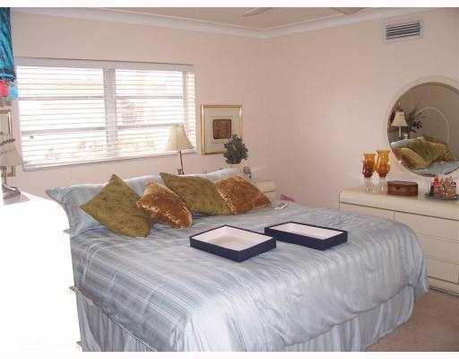 811 Northeast 70th Street Boca Raton, FL 33487 - Photo 7 of 7 Additional Photo