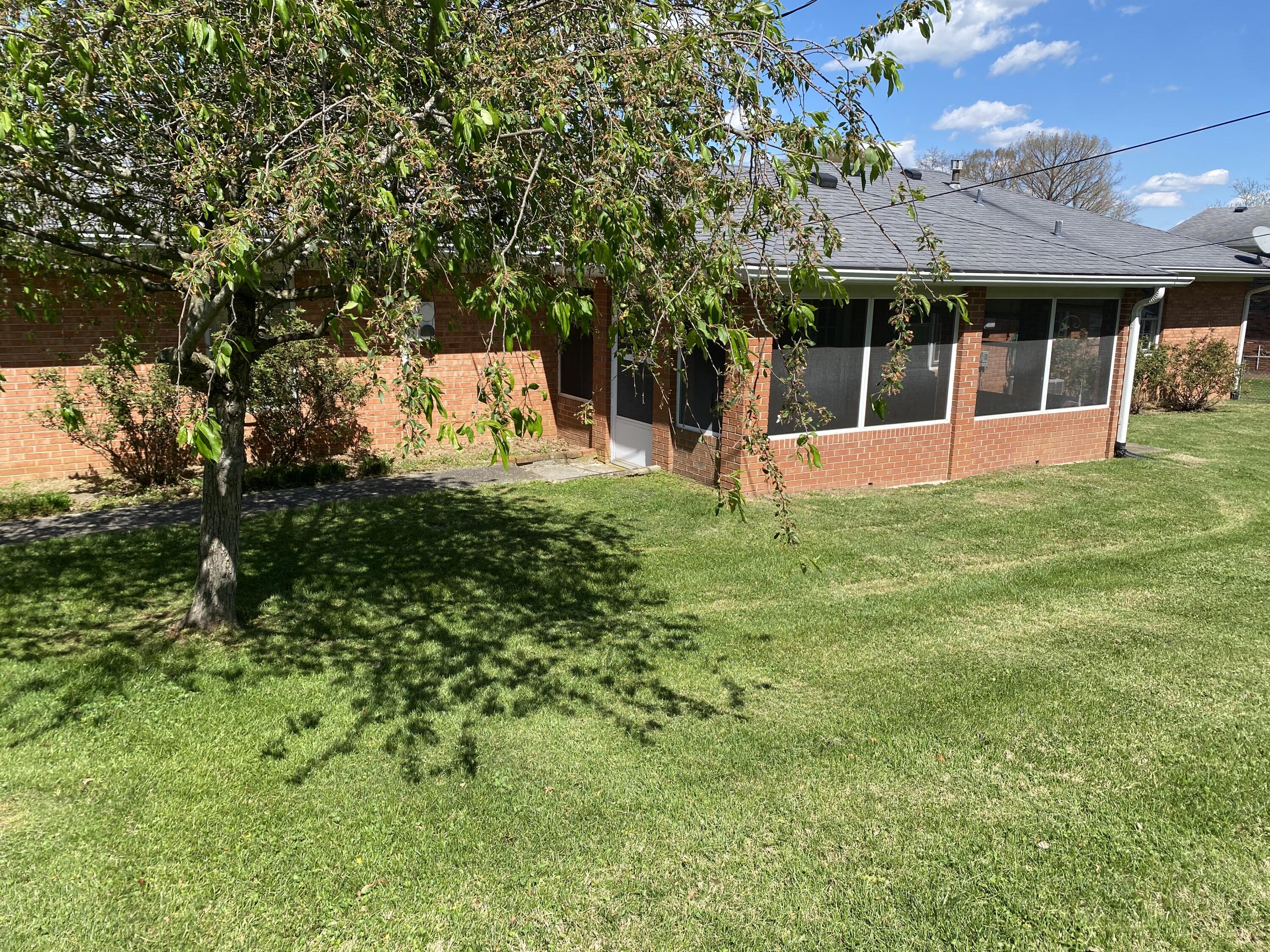328 Springhill Road Danville, KY 40422 - Photo 10 of 12 IMG_4957