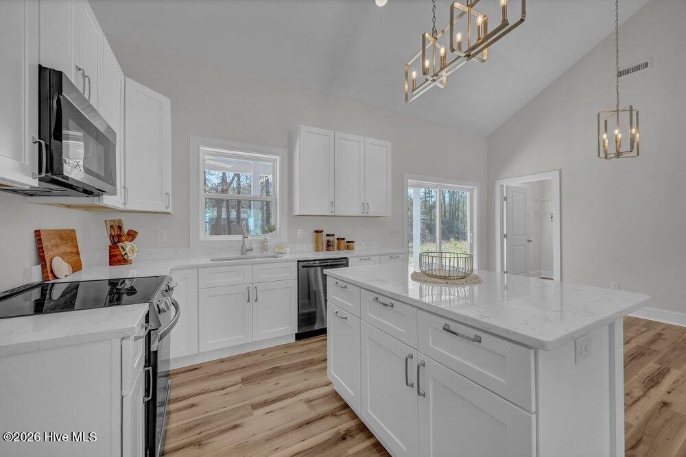 280 Charlestown Road Boiling Spring Lakes, NC 28461 - Photo 11 of 30 Kitchen