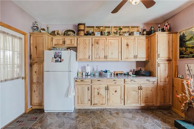 $469,500 | 35303 State Rte Cape, Cape Vincent, NY 13618