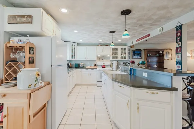 $469,500 | 35303 State Rte Cape, Cape Vincent, NY 13618