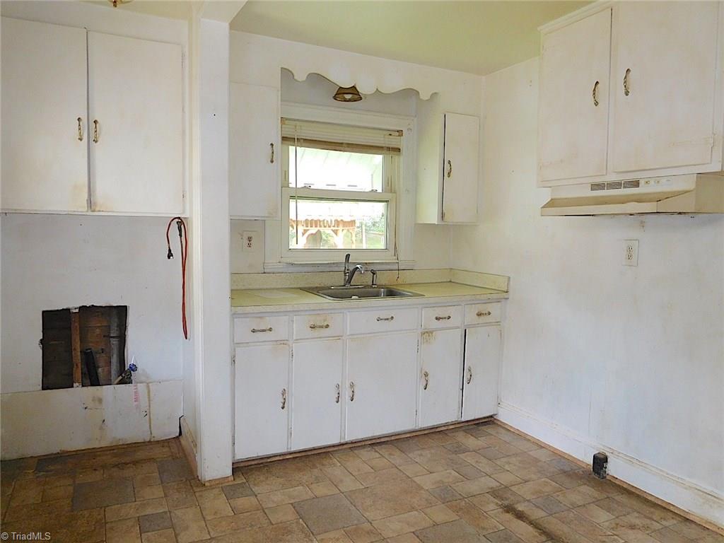7825 Summerfield Road Summerfield, NC 27358 - Photo 6 of 20 Gallery Image 6
