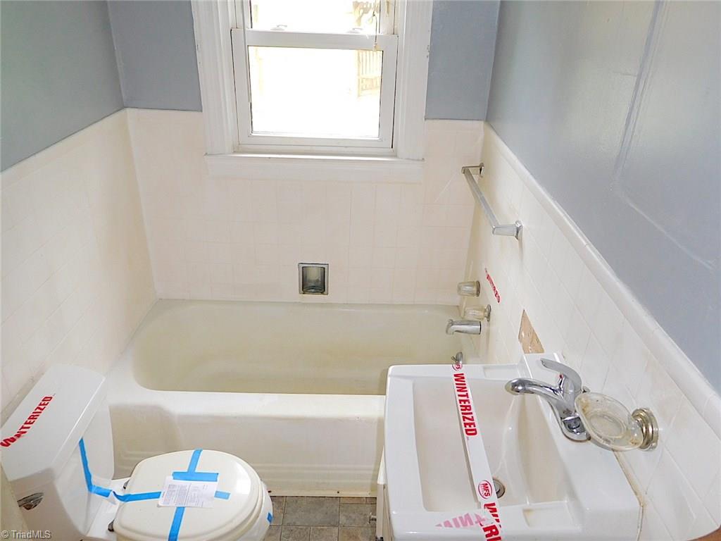 7825 Summerfield Road Summerfield, NC 27358 - Photo 9 of 20 Gallery Image 9