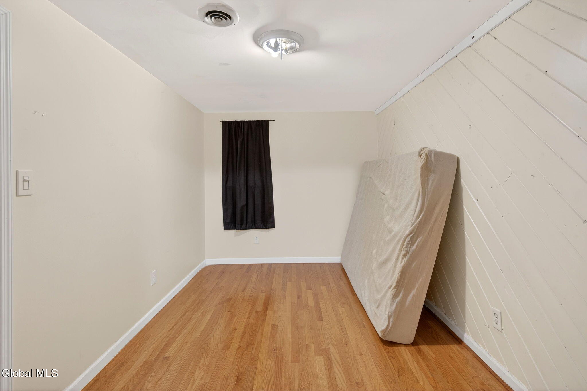 2015 Rosa Road Schenectady, NY 12309 - Photo 24 of 45 27-web-or-mls-027-DSC05472